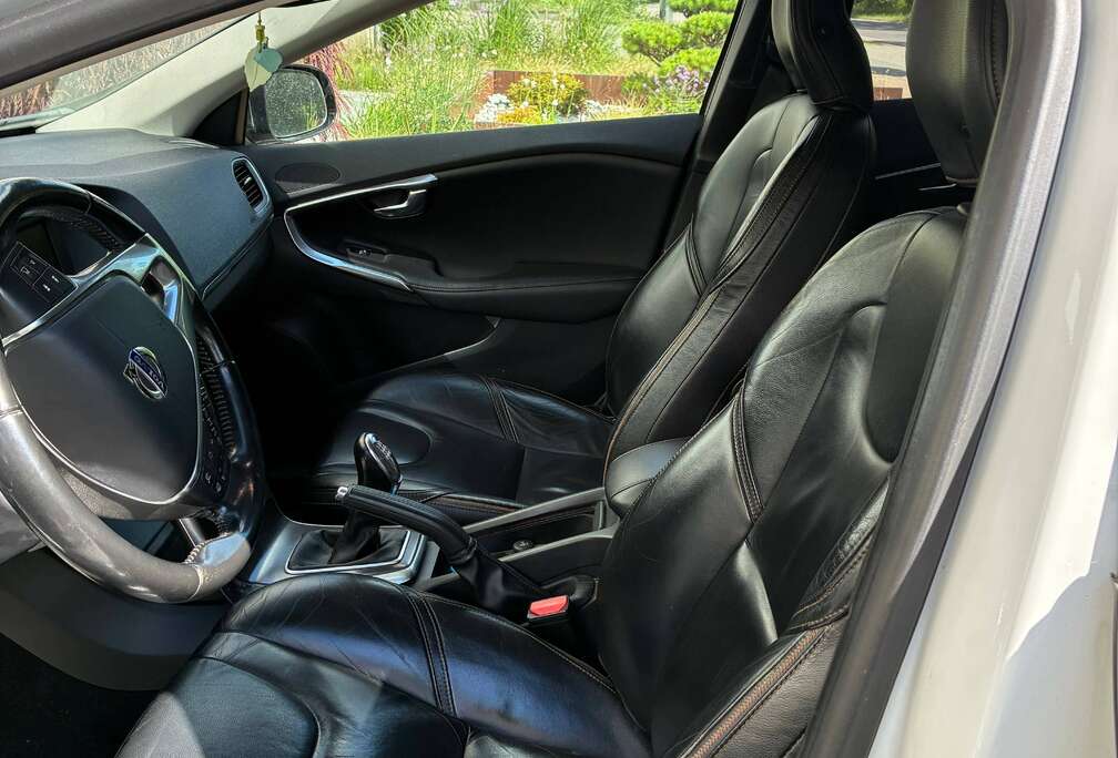 Volvo V40 Cross Country 2.0 D3 Momentum
