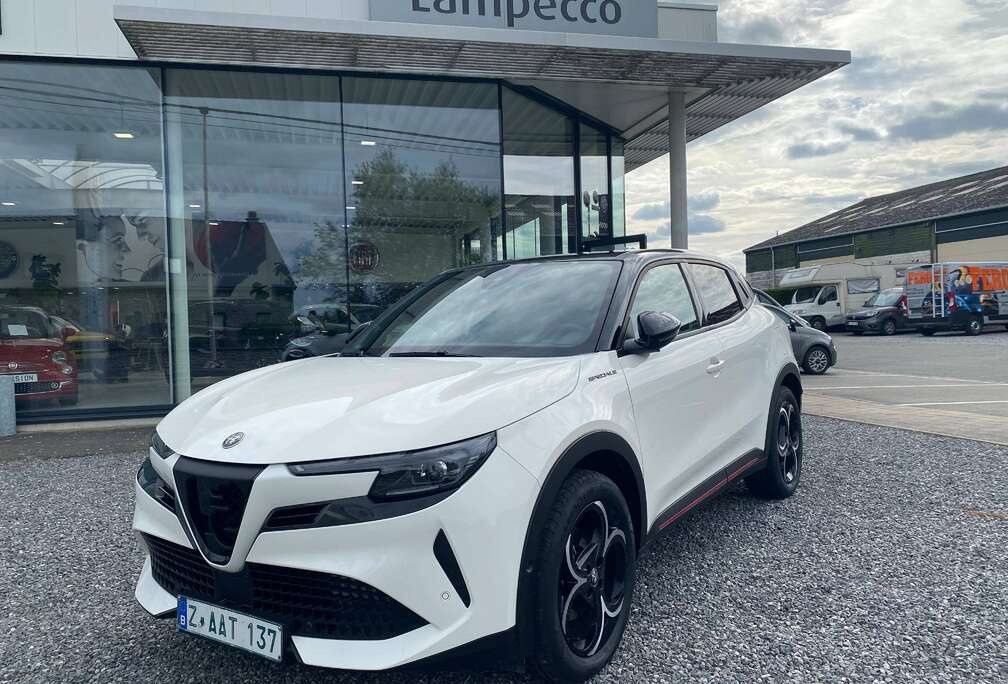Alfa Romeo Junior 1.2 hybrid SPECIAL FULL OPTIONS