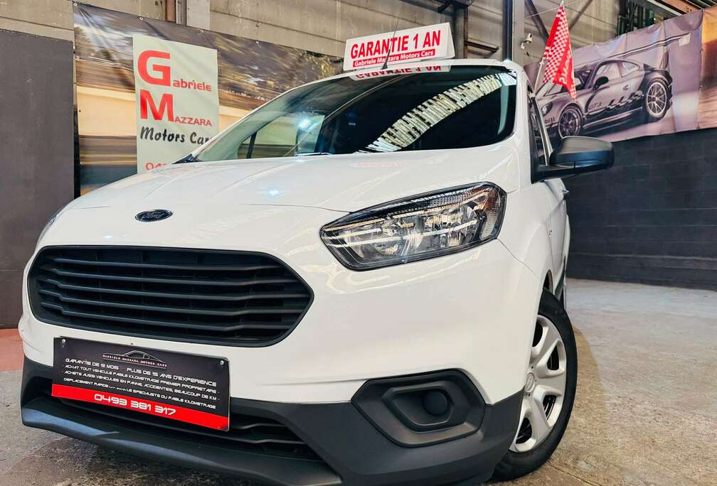 Ford Transit Courier 1.5 TDCi Utilitaire Airco GPS CarPlay Attache remorque