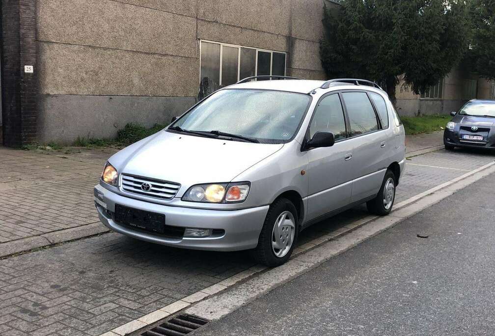 Toyota 2.2 Turbo Pack Deauville 7pl.