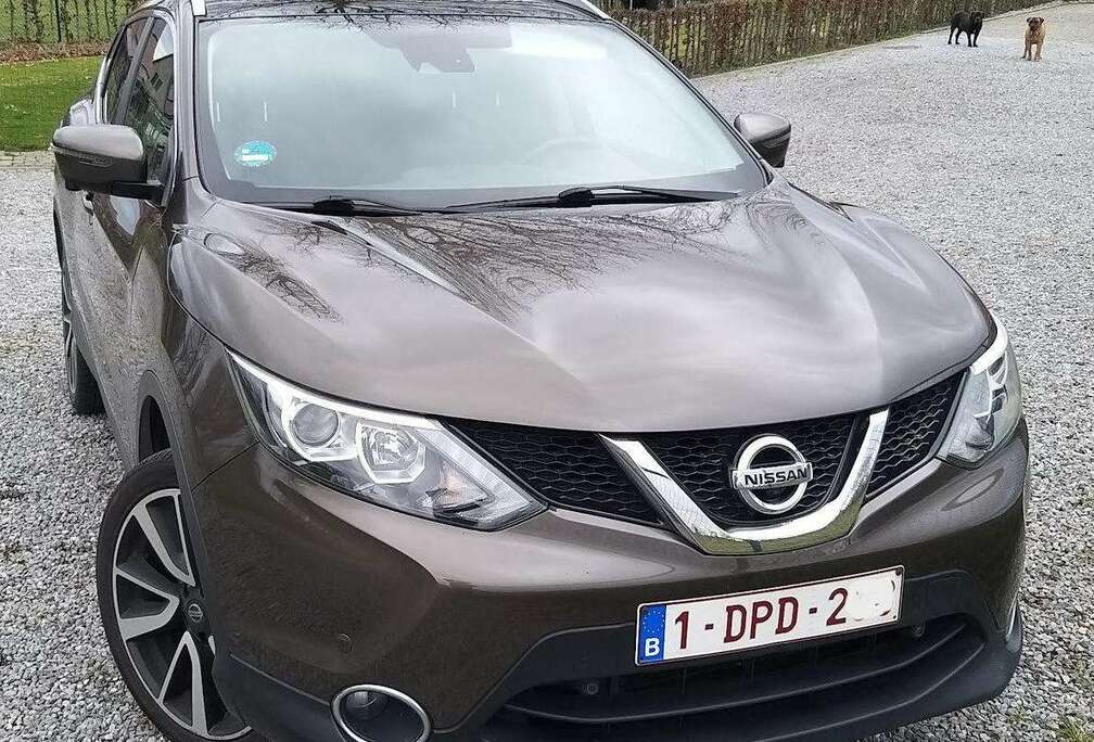 Nissan Qashqai 1.2 benzine ,  2WD