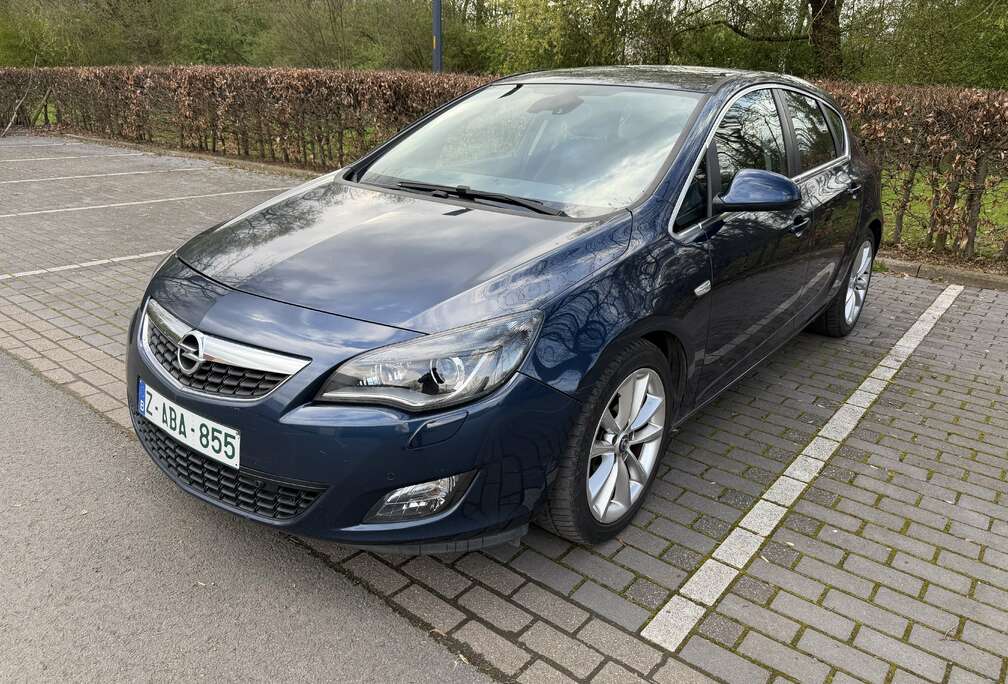 Opel Astra 1.7 CDTi ECOTEC Cosmo DPF
