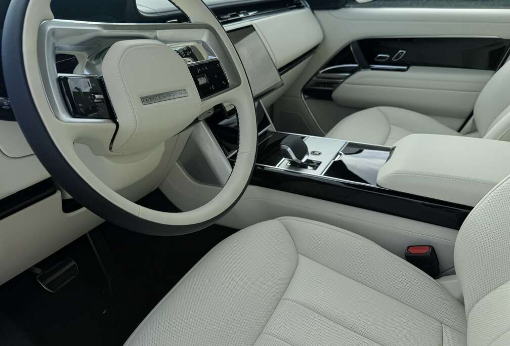 Land Rover P440e Hybrid HSE