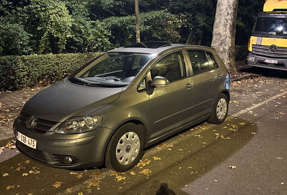 Volkswagen 1.6i 16v FSI Sportline Feuille Rose