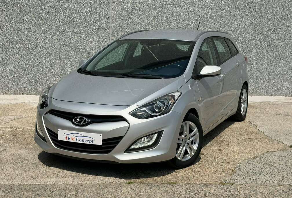 Hyundai i30 SW 1.4i essence GARANTIE 12 Mois