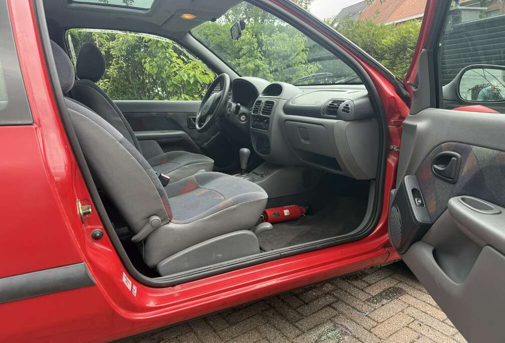 Renault 1.6 Automatik RXE. Met Blanco Keuring En 2x Sleute