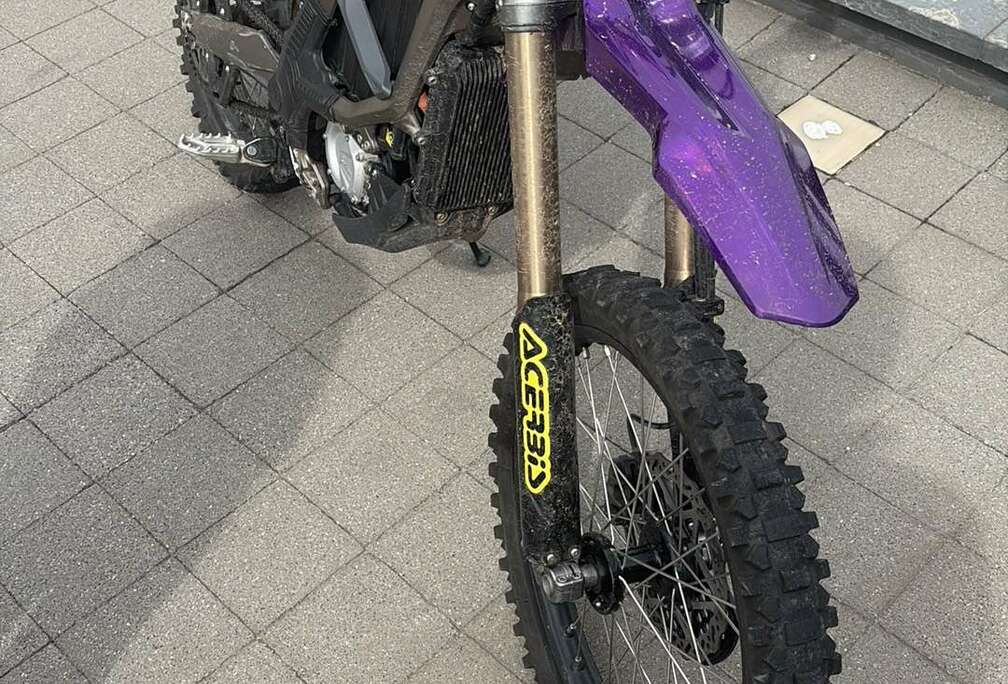 Ultra Bee