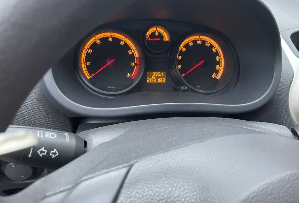 Opel 1.2 16V Selection 110 Jahre