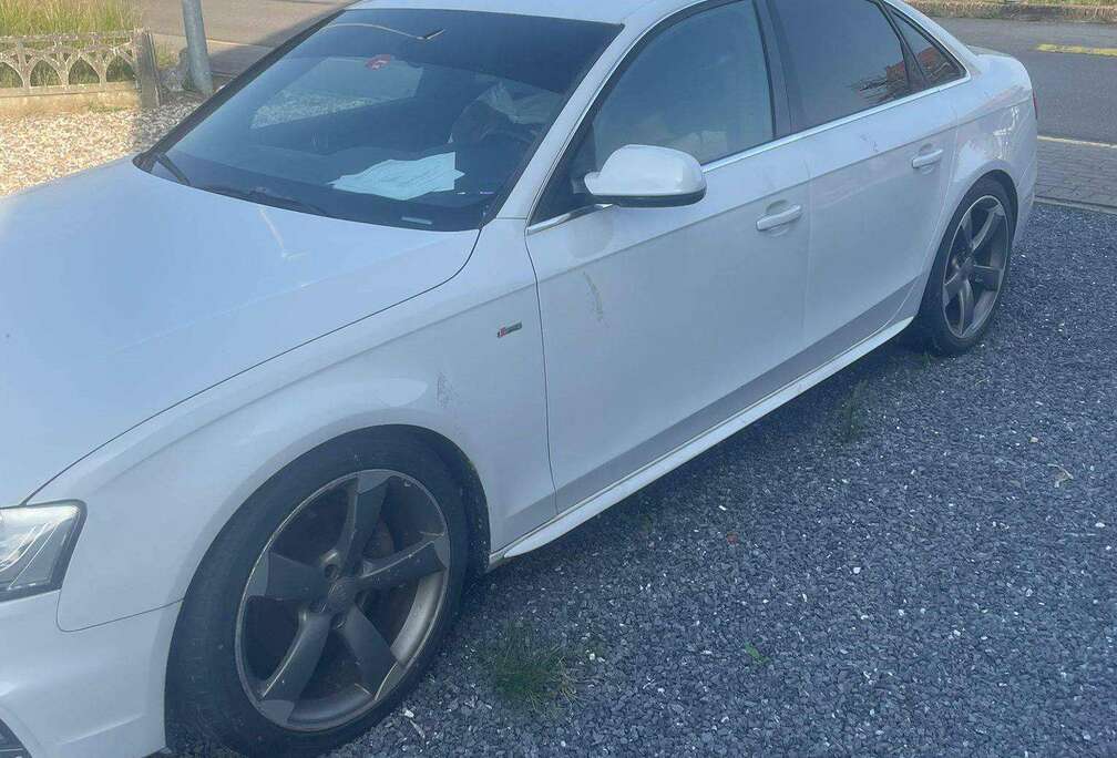 Audi A4 2.0i 16v FSI S line CVT Multitronic