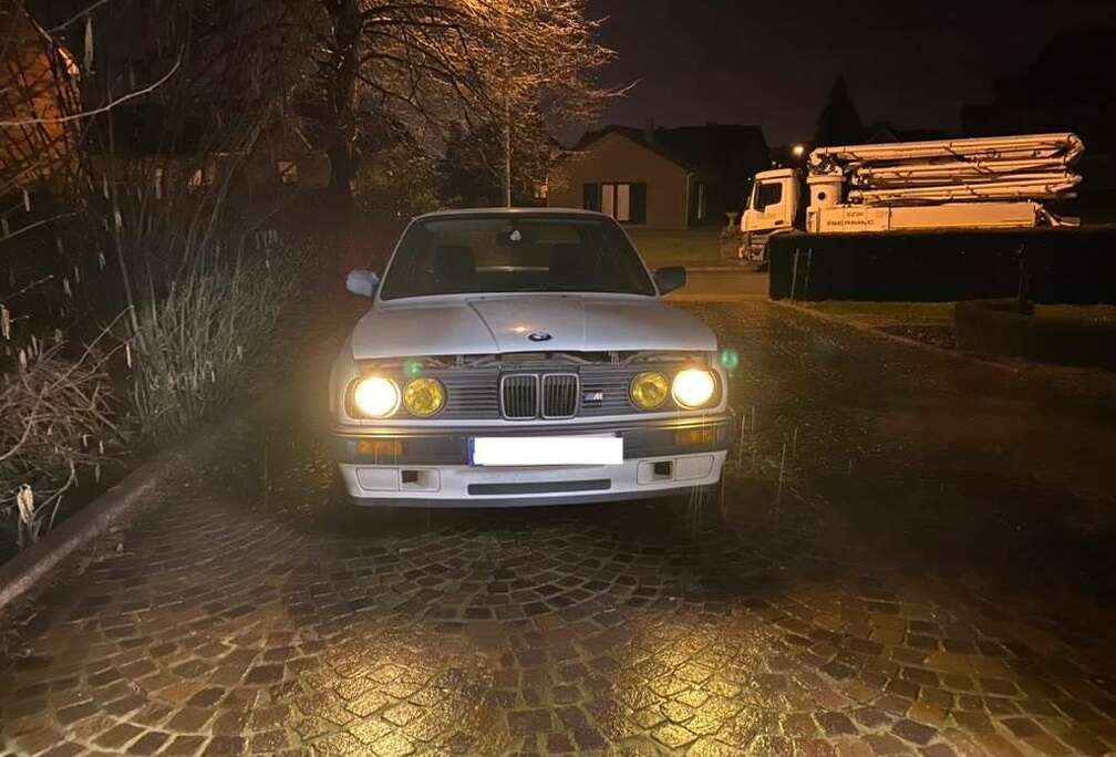 BMW 318i