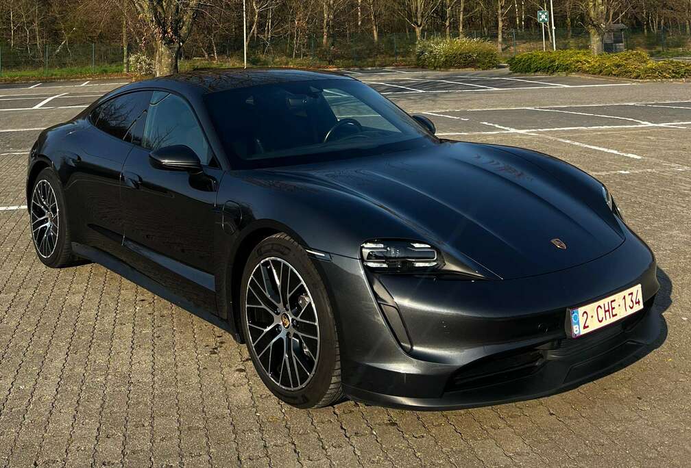 Porsche Taycan 79.2 kWh Taycan