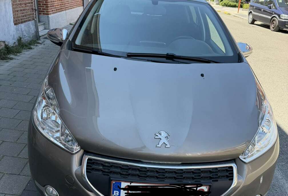 Peugeot 208 1.2i PureTech Allure