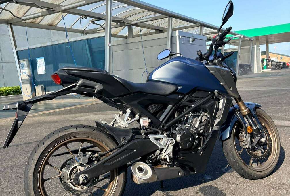Honda R
