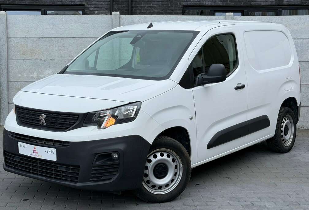 Peugeot 3 PLACES - CAR PLAY - ATT REMORQUE - CARNET COMPLET