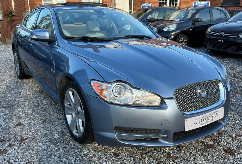 Jaguar XF 3.0i V6 Luxury