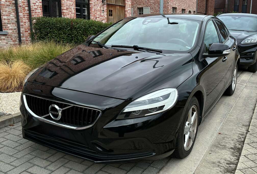 Volvo V40 2.0 T2 R-Design