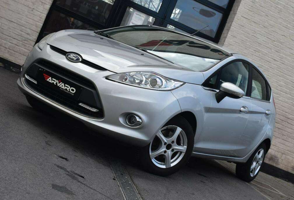 Ford 1.25i Xenon / Verw Zetels / Airco / Garantie