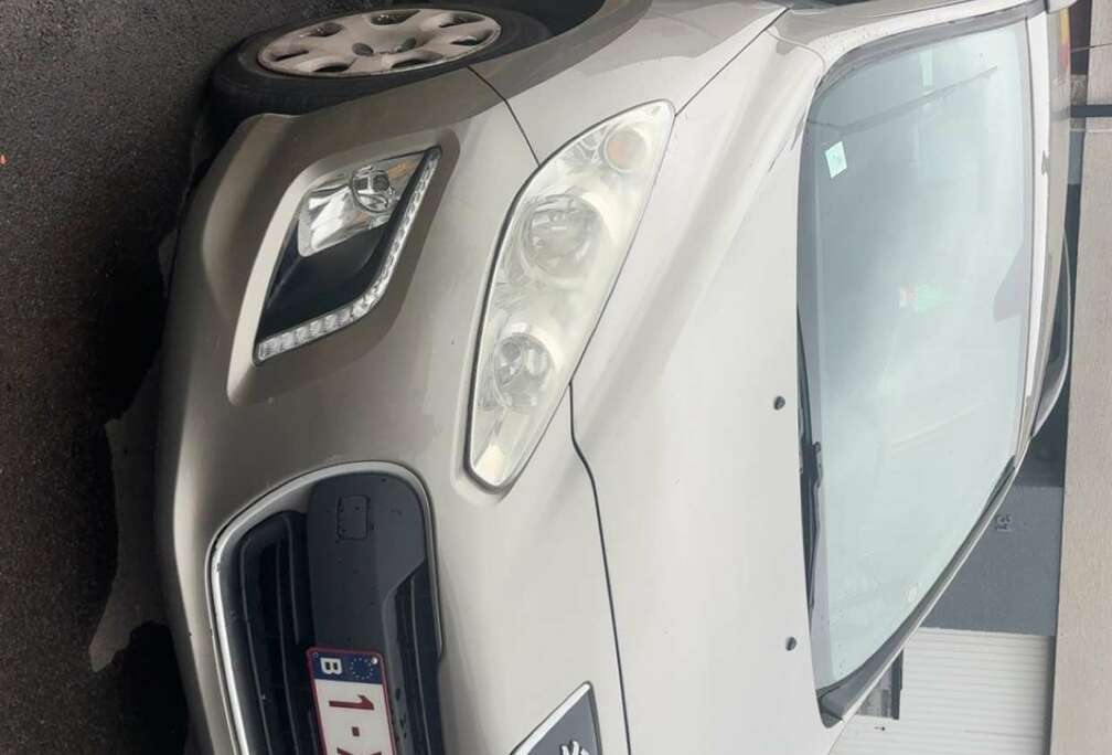 Peugeot SW 1.6 HDi Access