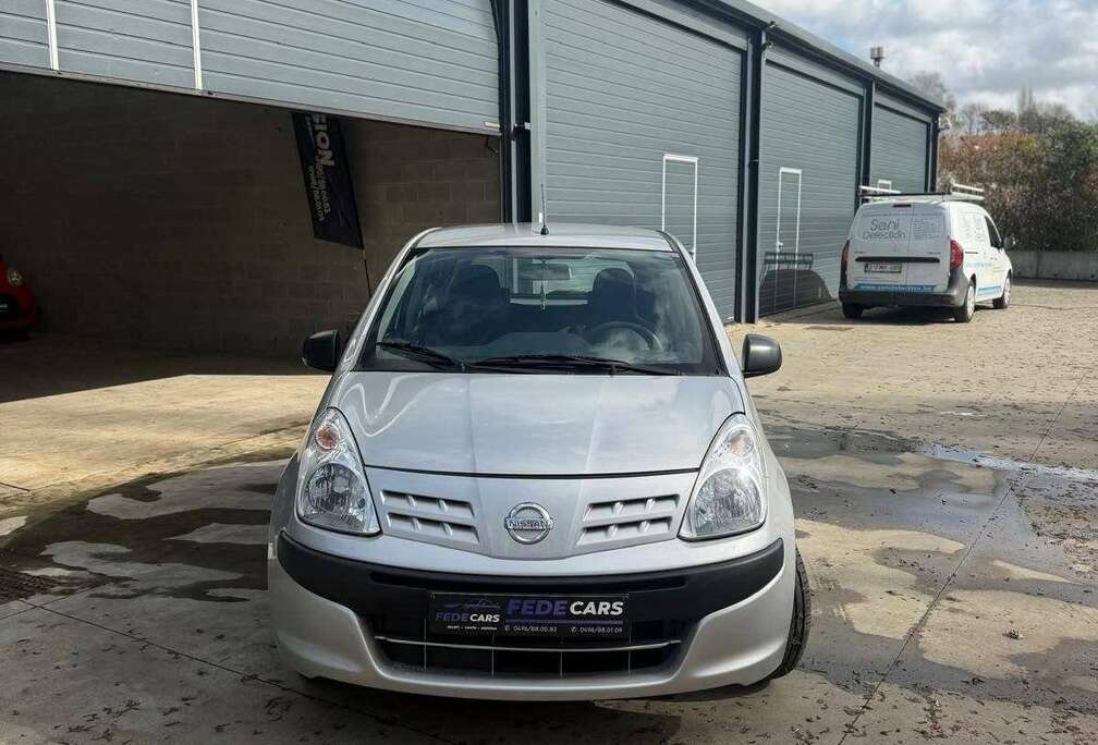 Nissan 1.0i Acenta