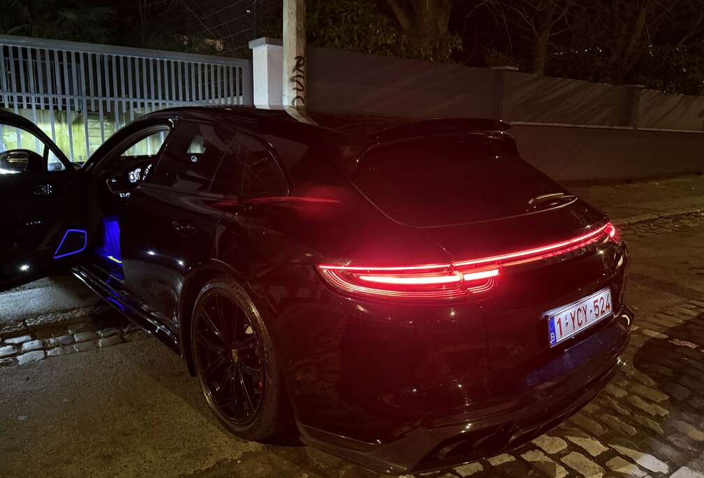 Porsche 4 e-Hybrid Sport Turismo 2.9 V6 Bi-T.PDK (340 kW)