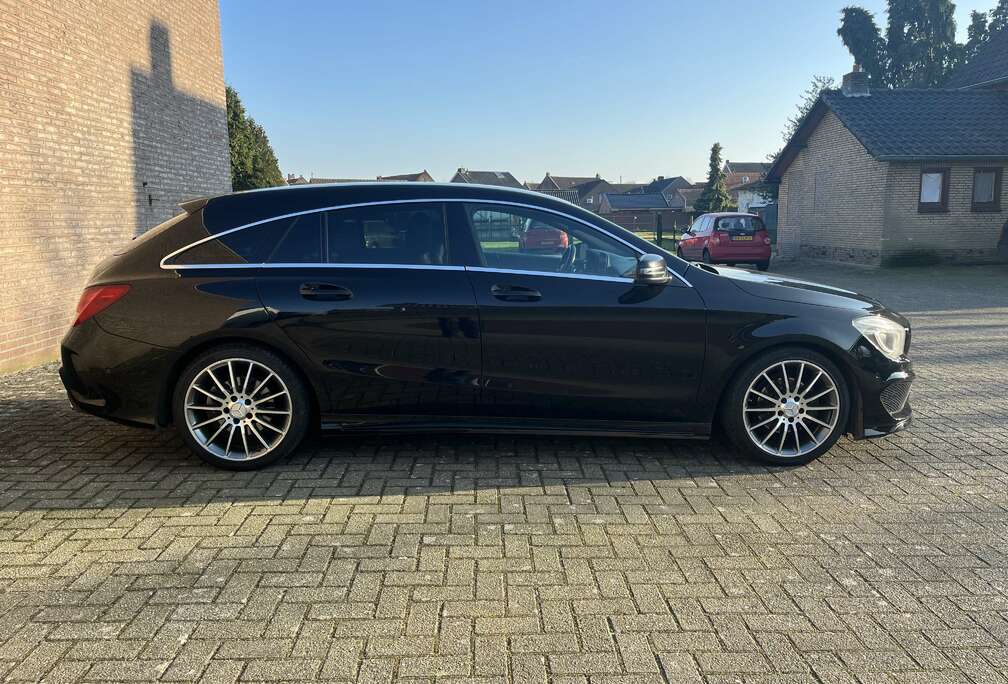 Mercedes-Benz Shooting Brake AMG Line