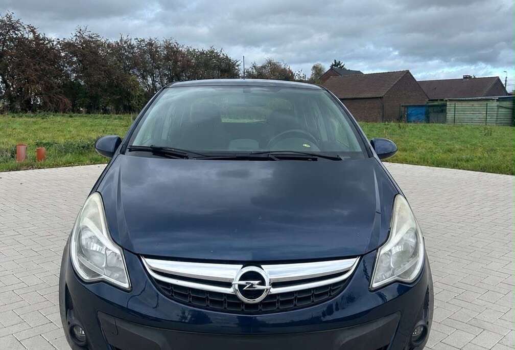Opel 1.3CDTI//2013//Euro5//prête à être Immatriculée