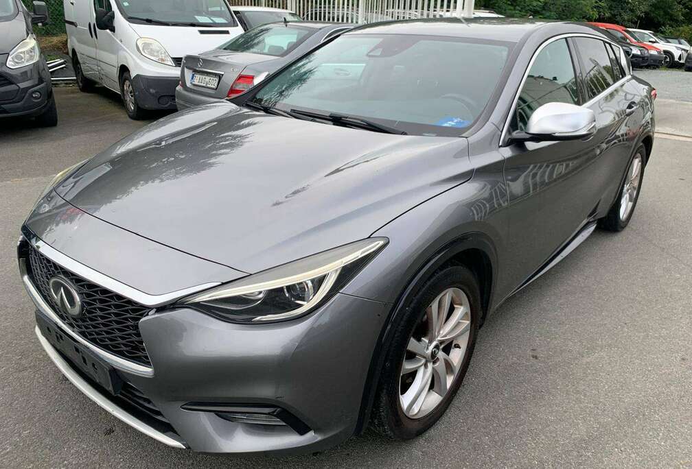 Infiniti Q30 1.5d Premium Tech Café Teak