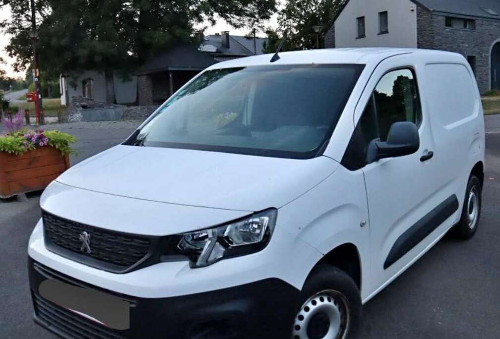 Peugeot 1.6 BlueHDi L1 STD Light Pro