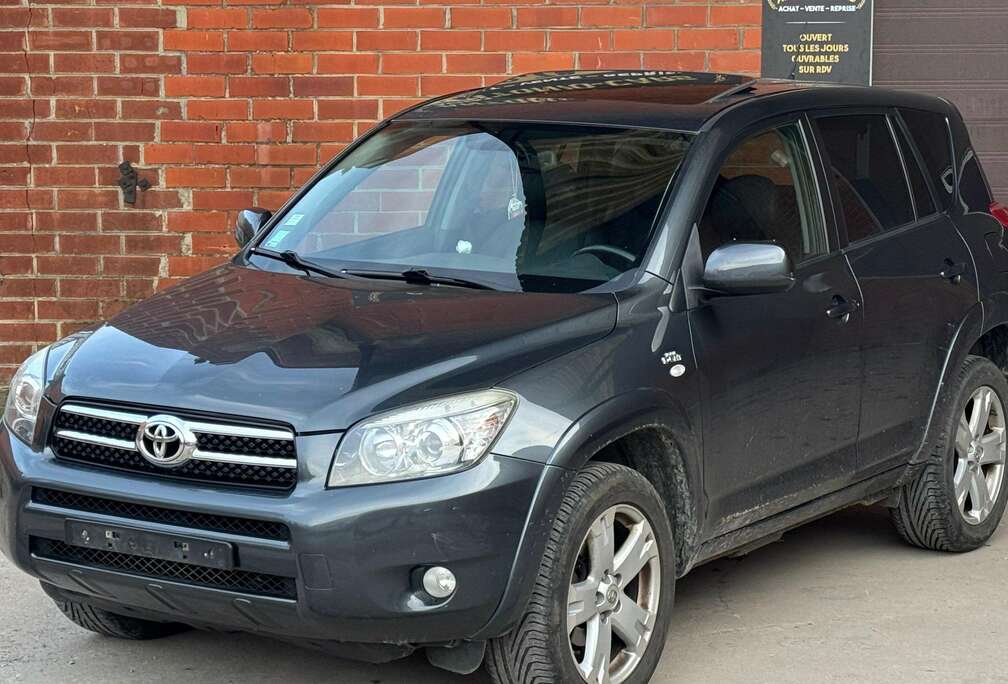 Toyota 2.2  D-CAT Cuir Caméra Toit ouvrant Jantes