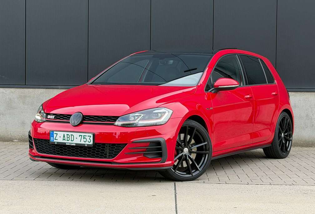 Volkswagen Golf 2.0 TSI Performance DSG