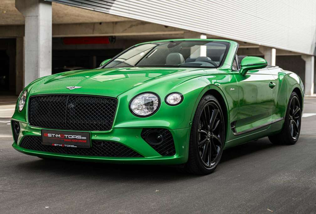 Bentley Azure Mulliner/4.0 Twin-Turbo V8S/Full Option/Full service history/Ceramic Brakes/Blackline/Naim/Diamond knurling