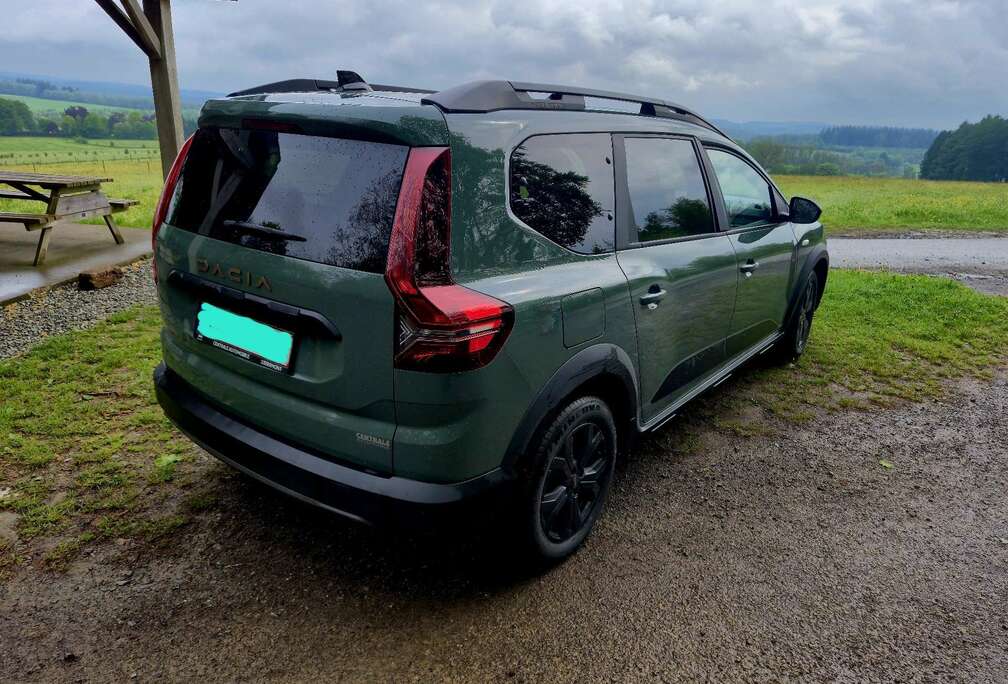 Dacia moteur hybride  140 CV,  finition extrême,  7pl ,