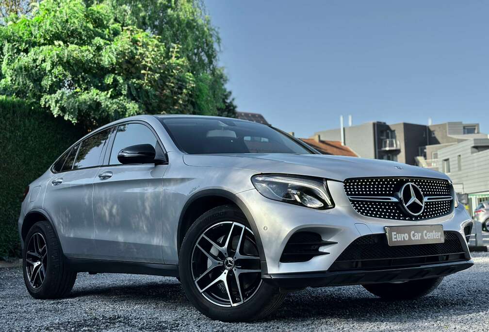 Mercedes-Benz Coupe 2.0i 4Matic AMG-Line / Black Ash Dash