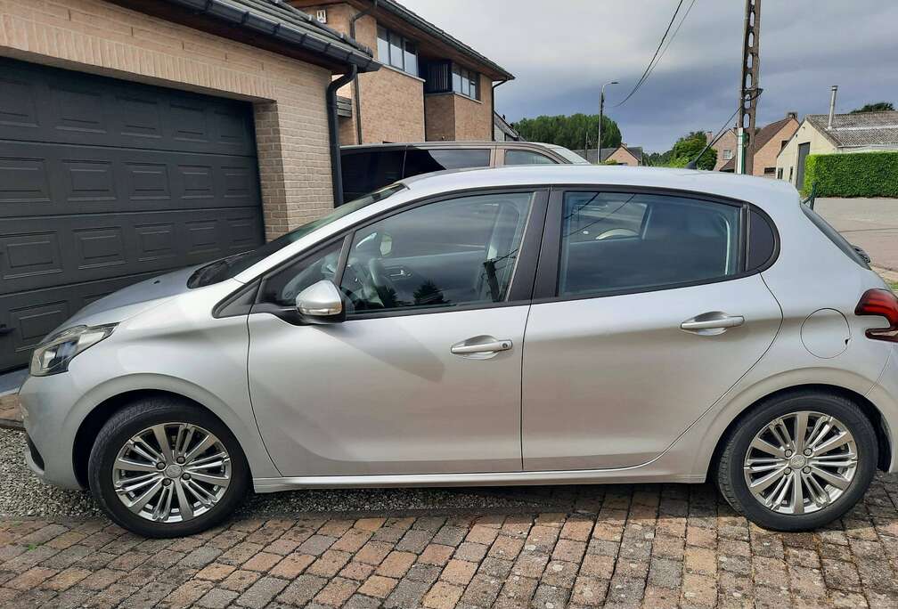 Peugeot 208 1.2i PureTech Active