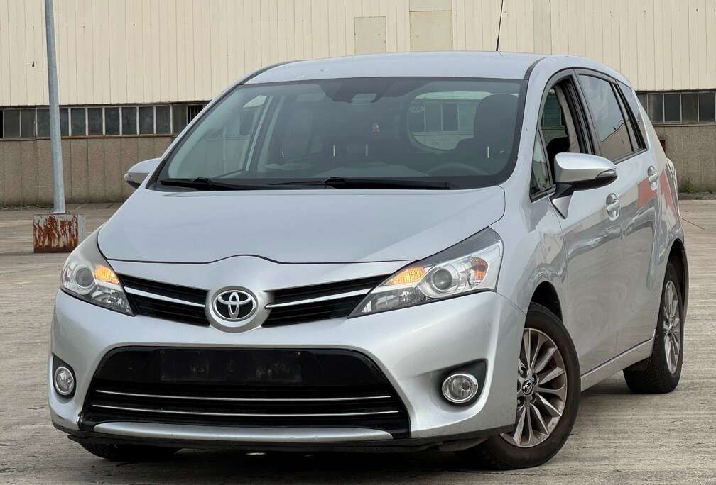 Toyota 1.6 D-4D / CAMERA / NAVI / EURO6B / 1PROP CARNET