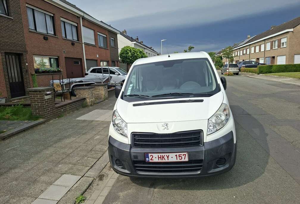 Peugeot 1.6 HDi 227 L1H1.  contact number 0465523543