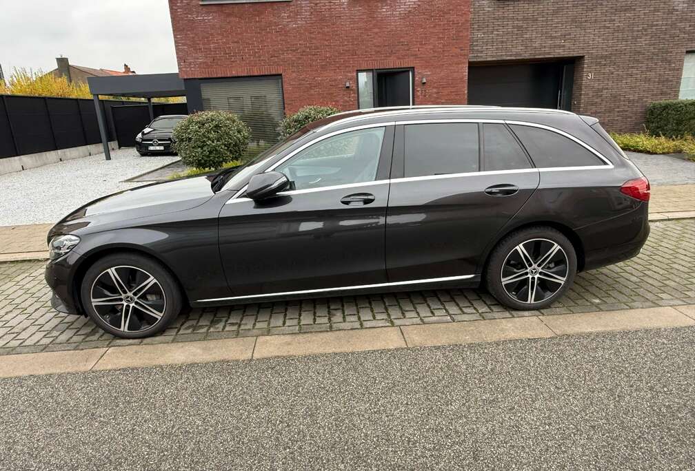 Mercedes-Benz C 300 e T 9G-TRONIC