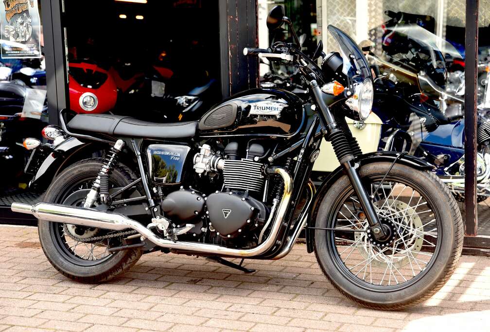 Triumph ***MOTO VERTE***