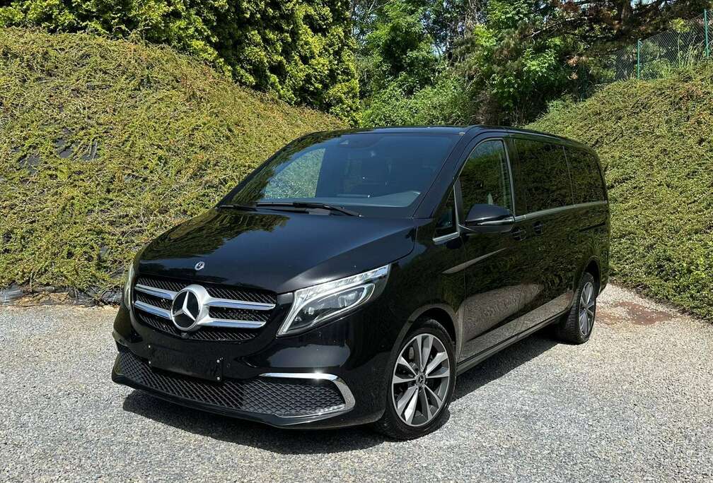 Mercedes-Benz d Avantgarde /Double Cabine /TVA /Carnet Mercedes /Parfait état /Portes latérales électriques