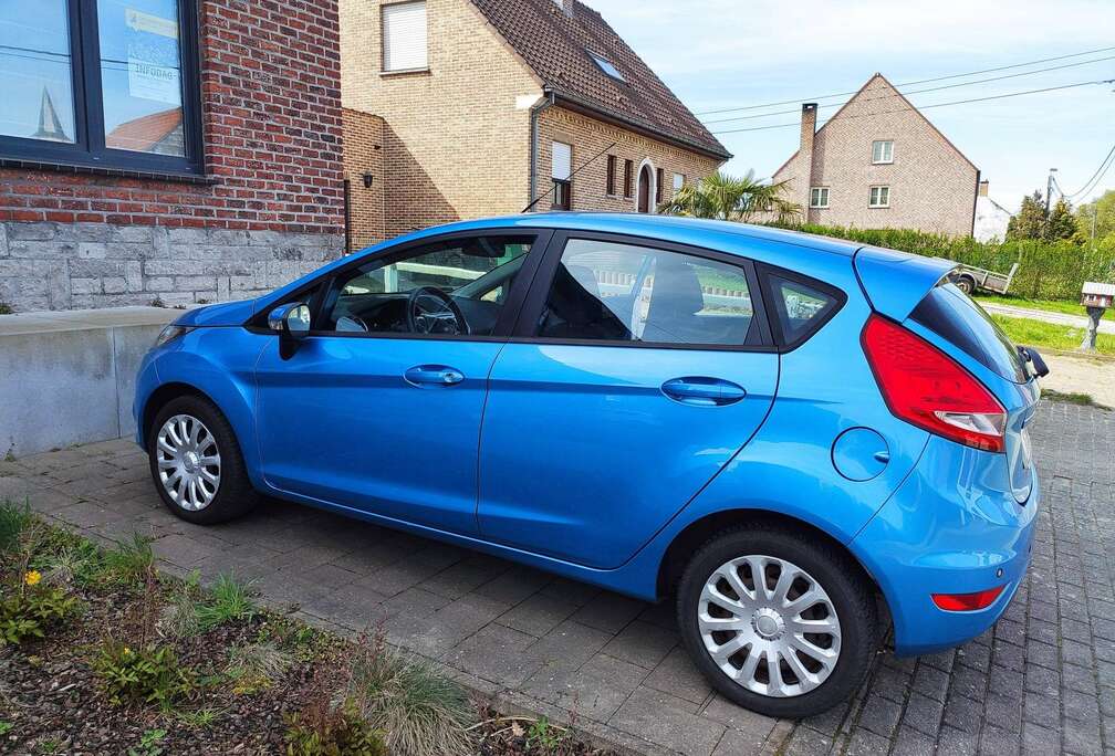 Ford Trend 5-deurs (Sound Connection uitvoering)