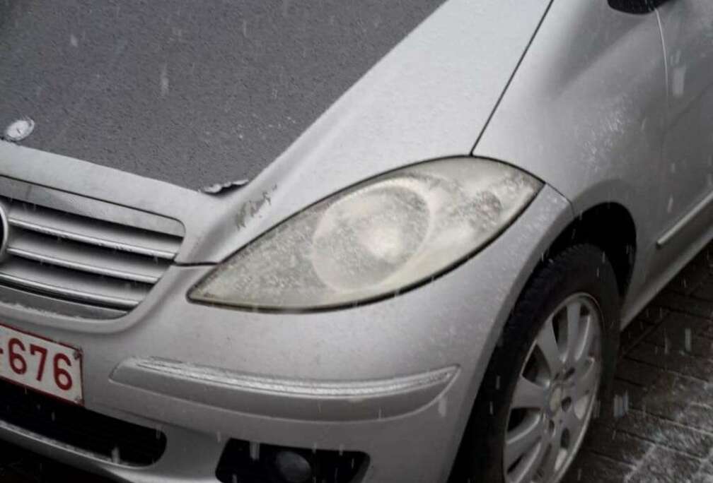 Mercedes-Benz avec demande de matriculation