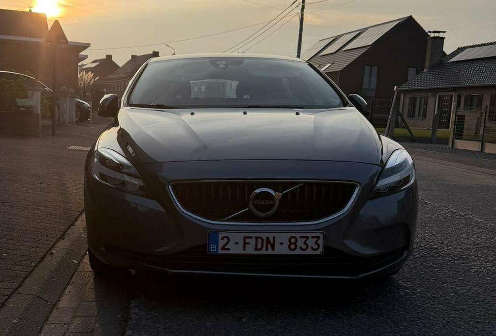 Volvo V40 2.0 T2 Edition GPF (EU6d-TEMP)