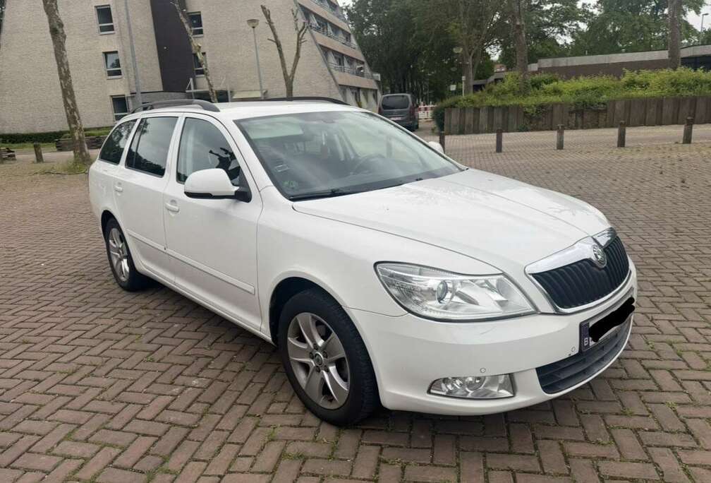 Skoda SW 1.4 TSI Ambiente DSG