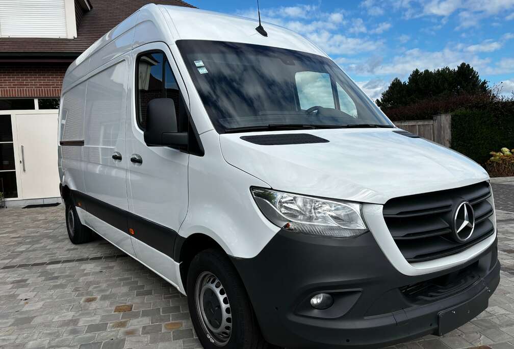 Mercedes-Benz 218 3.0 CDI V6 A1H1