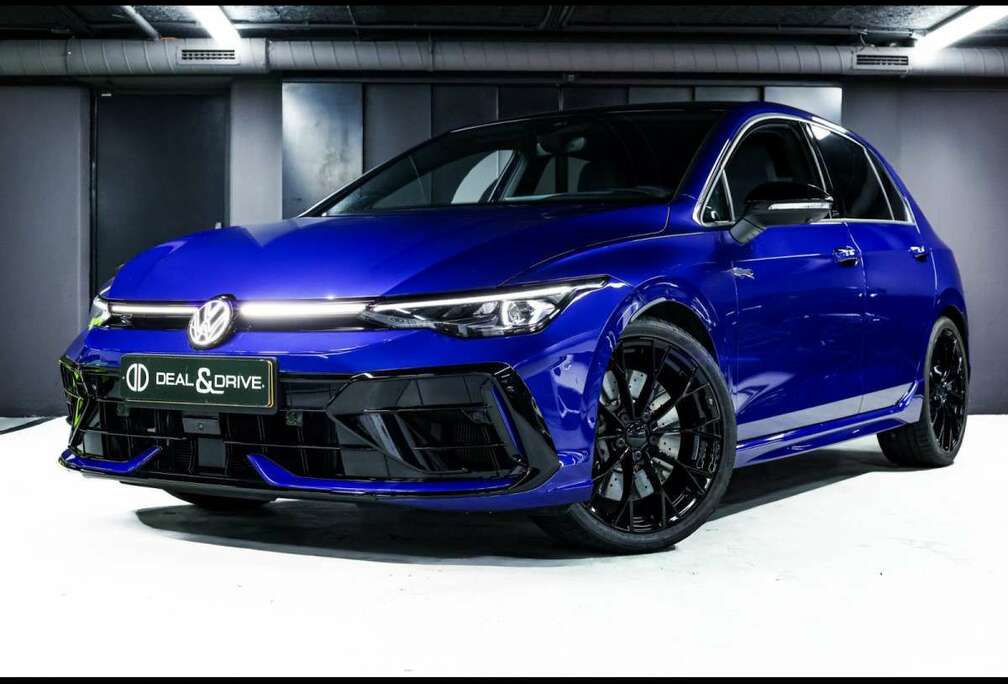 Volkswagen 8.5 R 4M BLACK EDITIONWARRANTY 9/2030AKRA