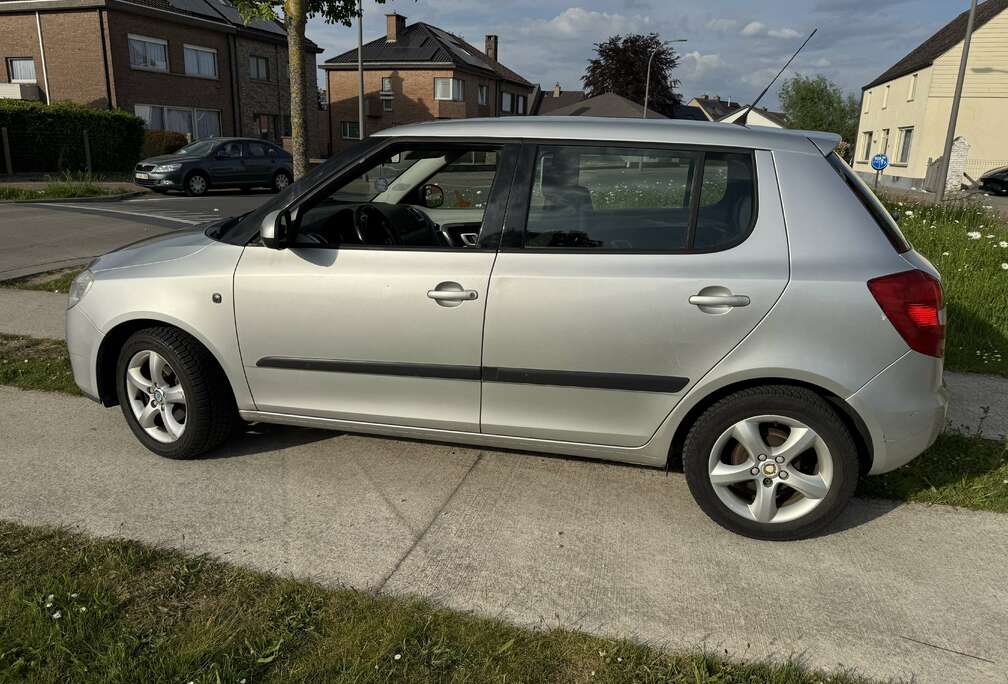 Skoda 1200 Essence- airco - Prete A Immatriculer