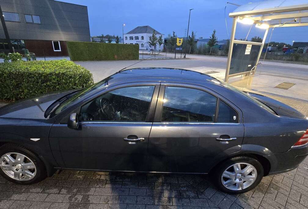 Ford 1.8 Ghia X