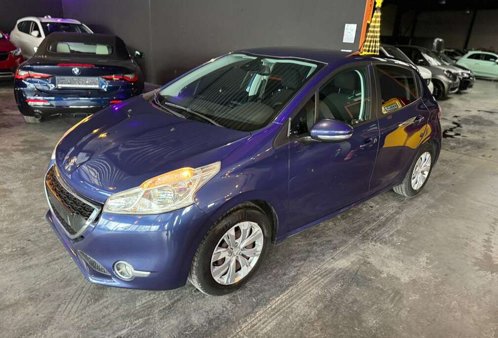 Peugeot 1.2i - A/C -  MEDIA/TEL - LIM/REG - 5 PORTES