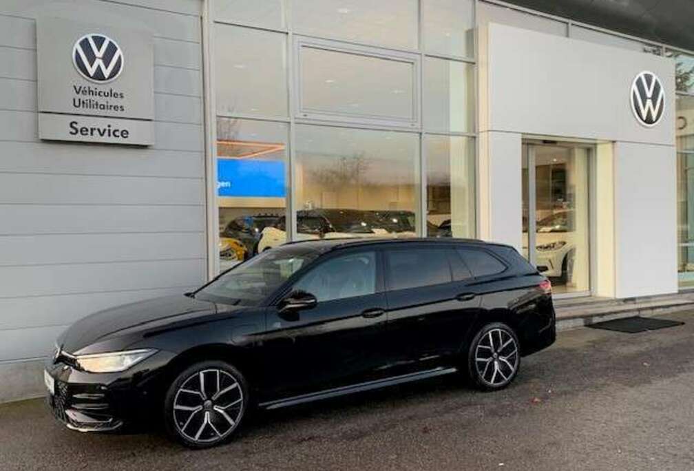 Volkswagen R-LINE SIGNATURE 1.5eHYBRID 177CV DSG6