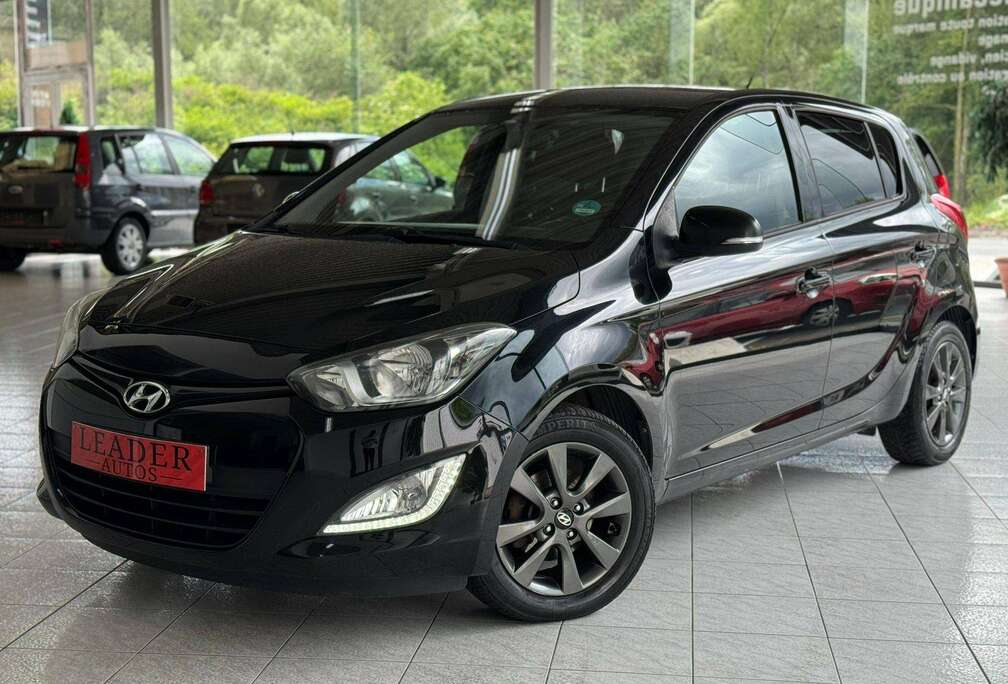 Hyundai 1.2 ESSENCE 85CV - AIRCO - EURO 5B